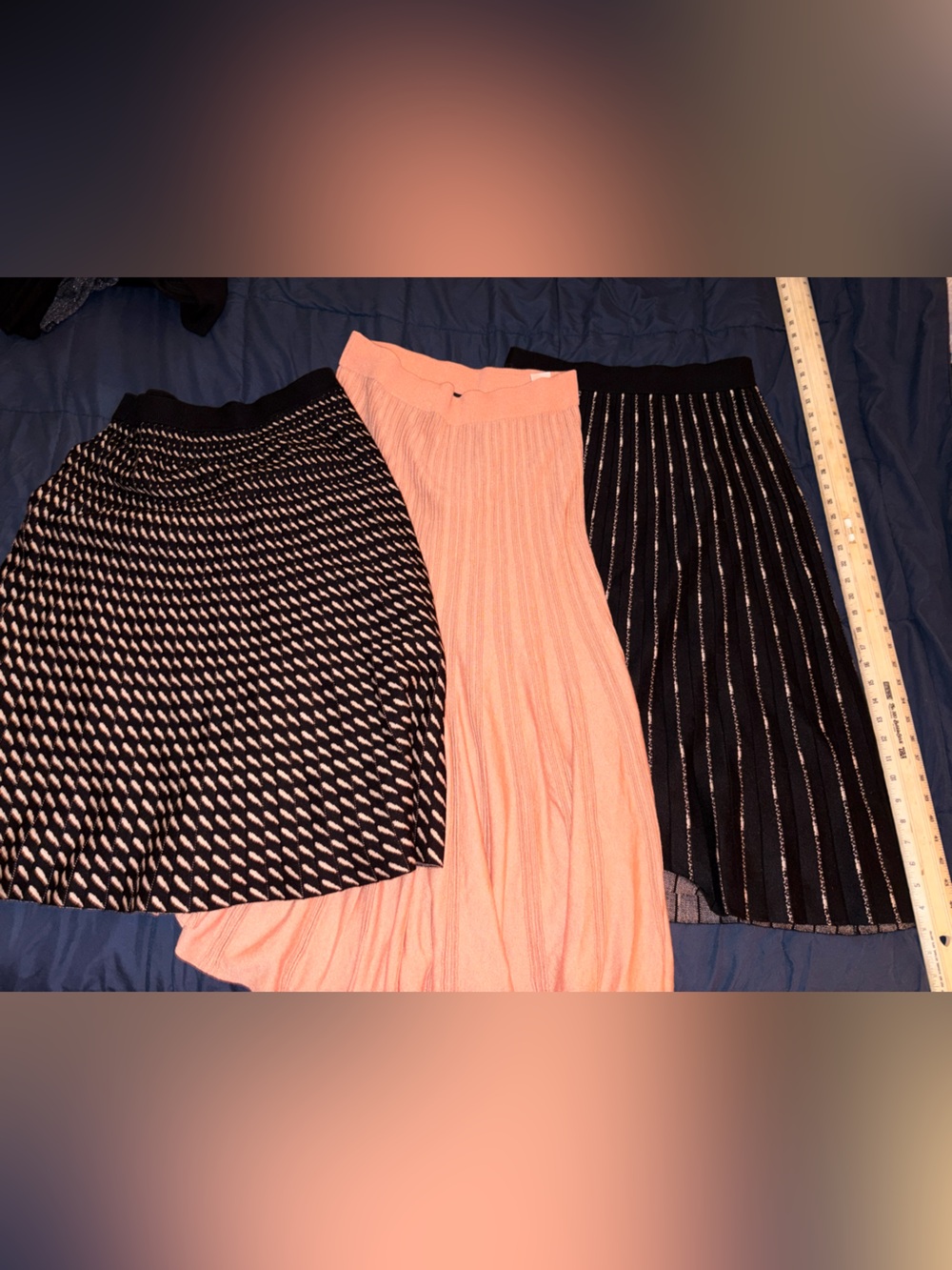 Lot of 3 Women’s Knit Midi Skirts Size Large Express & Max Studio Ribbed Stretch